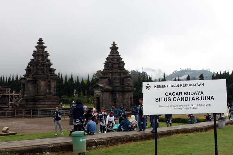 从日惹出发的日出西库尼尔山和迪恩高原之旅从日惹到日出 Sikunir 和 Dieng 高原之旅