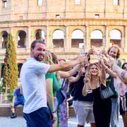 Roma: Vita notturna e divertimento nei pub con guida e bevande incluse