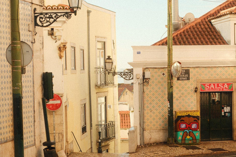 Visit of Lisbon in French. Small group (10 max)! Follow me! Visite Goupe privée de Lisbonne!