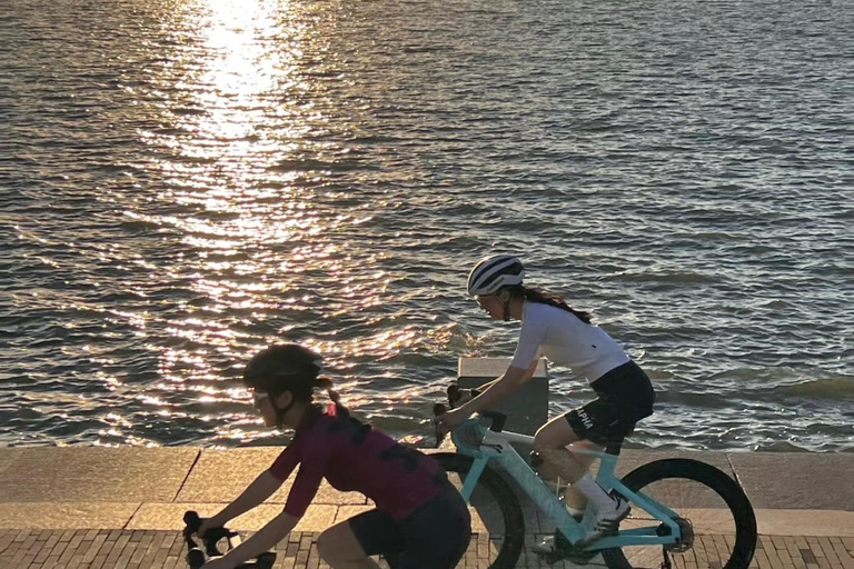 Shenzhen: Bay Park and Talent Park Guided Bike Tour
