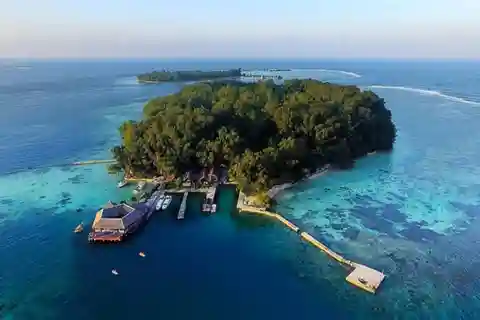 Jakarta: Pelangi Island Trip w/ Transfers, Snorkel & Canoe