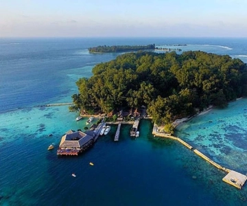Yakarta: Excursión de un día a la Isla Pelangi con snorkel y actividades