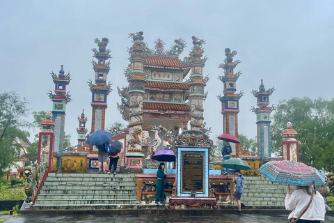 Da Hue a Hoi An in auto passando per il cimitero di An Bang - Città dei fantasmi