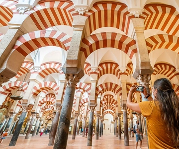 Skip-the-Ticket-Line Mosque-Cathedral Guided Tour