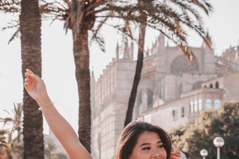 Instagram tour in Palma de Mallorca with a private photographer