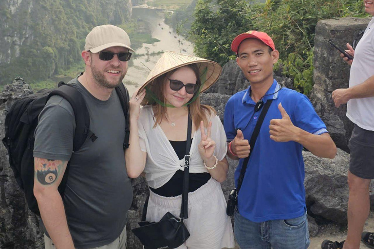 Depuis Hanoi : Ninh Binh - Trang An - Grottes de Mua - Déjeuner et busAu départ de Hanoi : Découvrez la beauté de Ninh Binh - Excursion d&#039;une journée