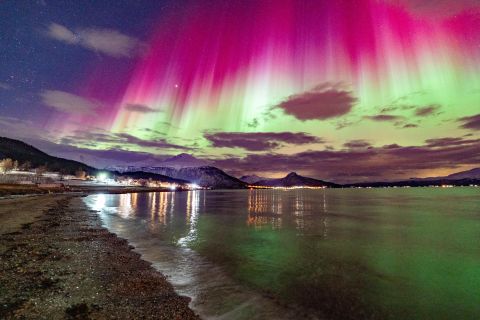 From Tromsø: Guided Northern Lights Photo Chase