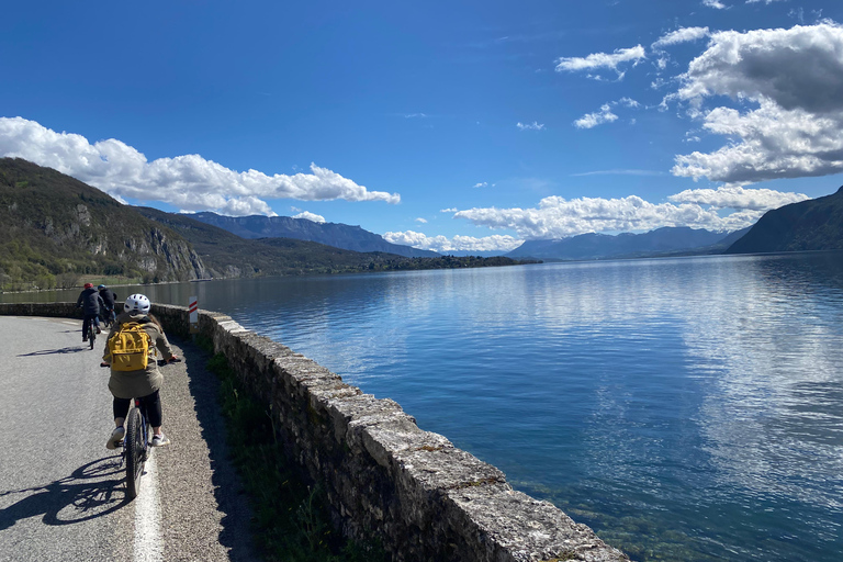 Uthyrning av elcyklar, tur runt Bourget-sjönUthyrning av elcykel, rundtur i Lac du Bourget