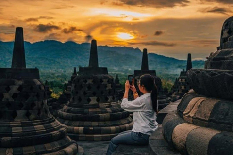 Yogyakarta: Borobudur climb-up guarantee & Prambanan temple Sharing: Borobudur climb-up guarantee & Prambanan temple