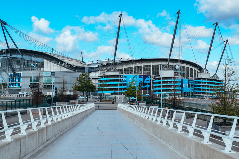 Etihad Stadium: Manchester City FC-turné med tåg från LondonFörsta klass