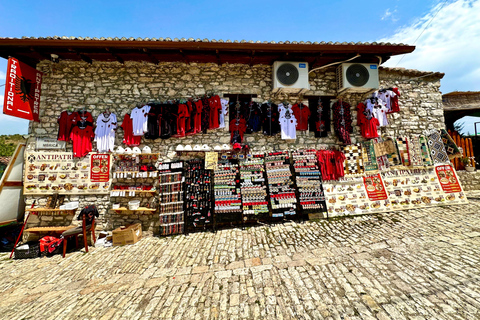 地拉那：贝拉特联合国教科文组织古城之旅及奥努弗里博物馆入场地拉那：贝拉特联合国教科文组织古城游览及奥努弗里博物馆入场