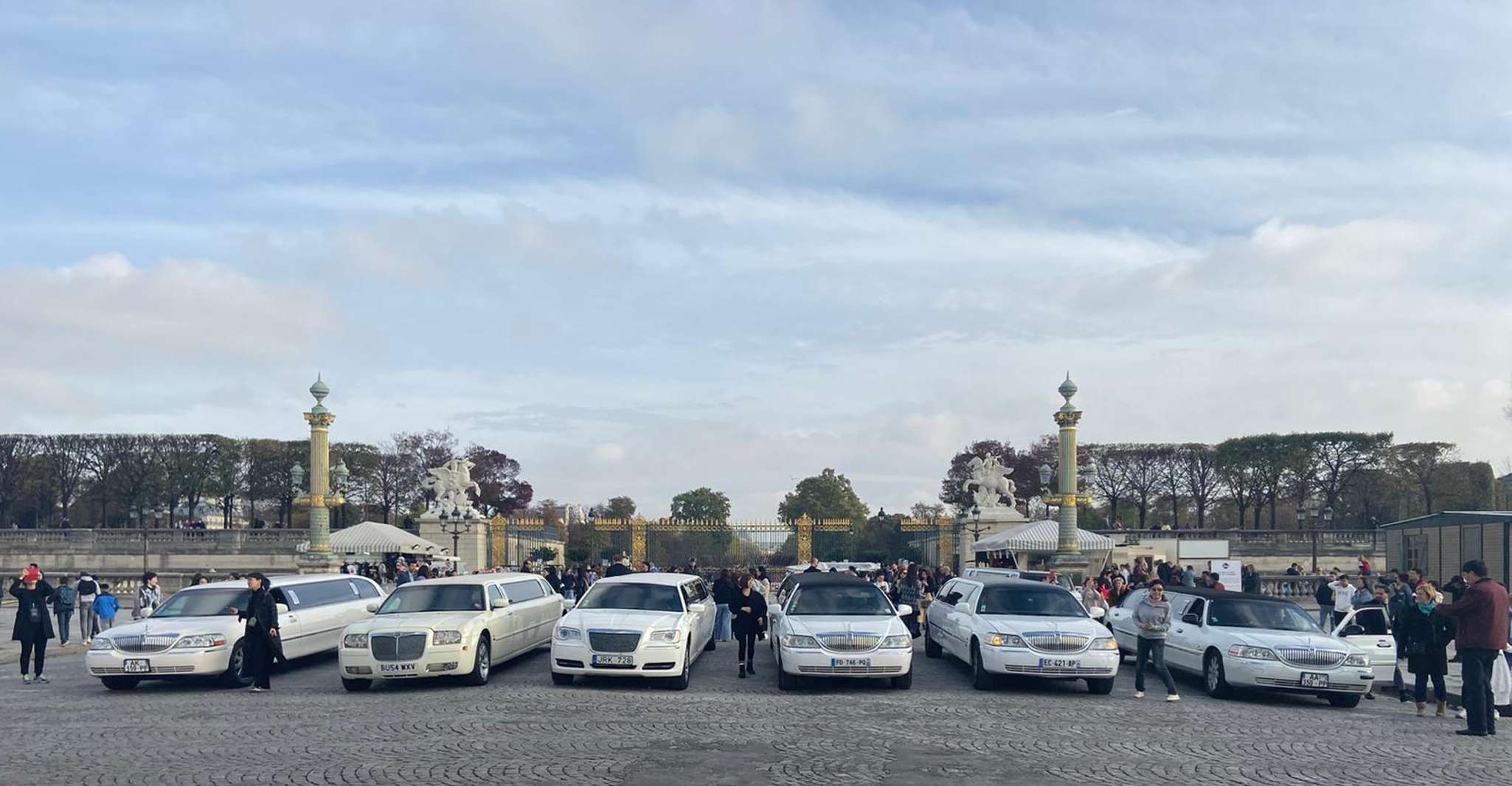 Tour of Paris by limousine by day or night. photo 2