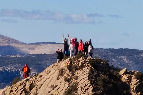 贝尔尼亚山脉环线：穿越 Forat 隧道的导览徒步提供接送服务