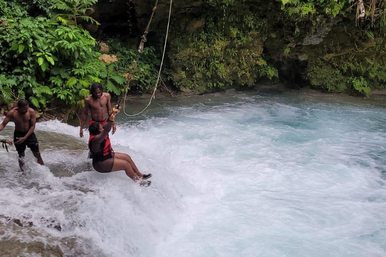 Montego Bay: Blue Hole & Horseback Riding Tour