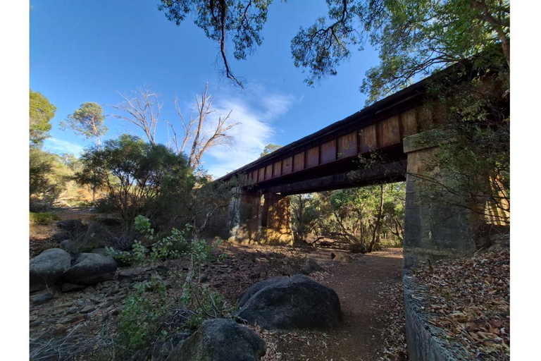 Perth Hills, Wildlife Park & Historic Pub Tour