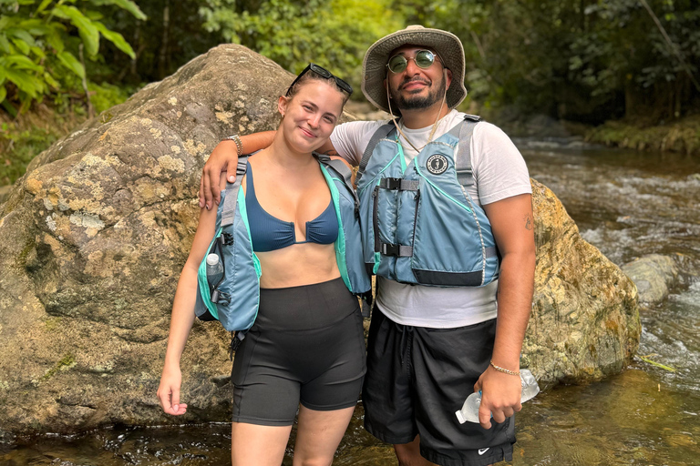 San Juan : Aventure sur le toboggan aquatique d'El Yunque avec transport