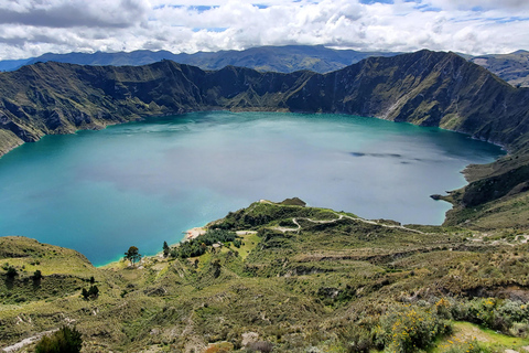 From Quito: Private Andes Tour to Cotopaxi & Quilotoa Lagoon