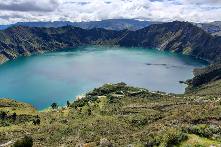 From Quito: Private Andes Tour to Cotopaxi & Quilotoa Lagoon