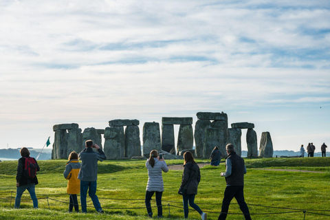 London: Stonehenge and Windsor Castle Day Trip