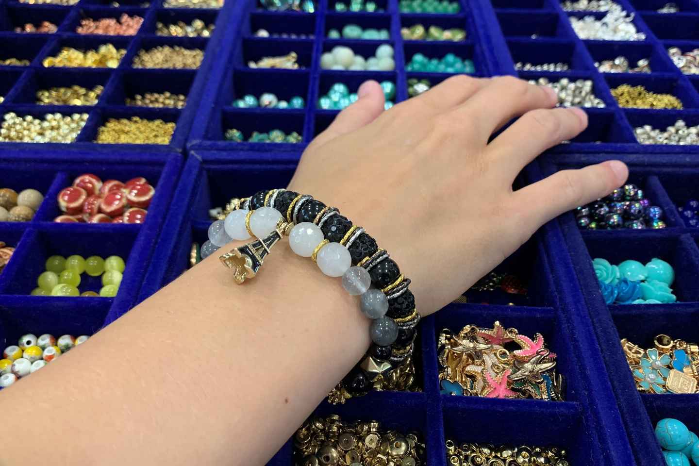 Atelier Bracelet Souvenir Personnalisé à Paris