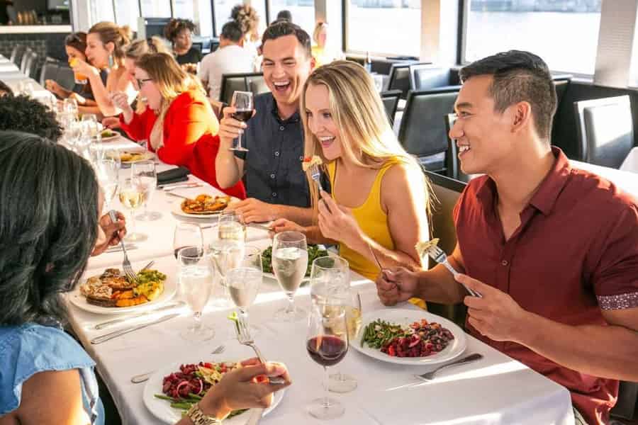 Chicago: Thanksgiving Gourmet Lunch Cruise auf dem Lake Michigan