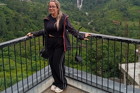 Kandy: Ambuluwawa, Pinnawala & Tea Factory by Tuk Tuk