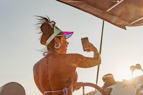 Desde Chania: Por la tarde Excursión en catamarán Cena/bebidas y puesta de sol