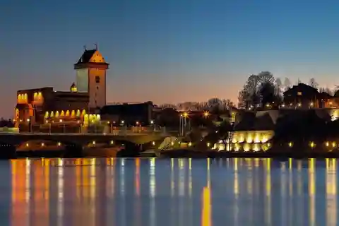 Au départ de Tallinn : excursion d'une journée à Narva et « Vue sur la Russie ».