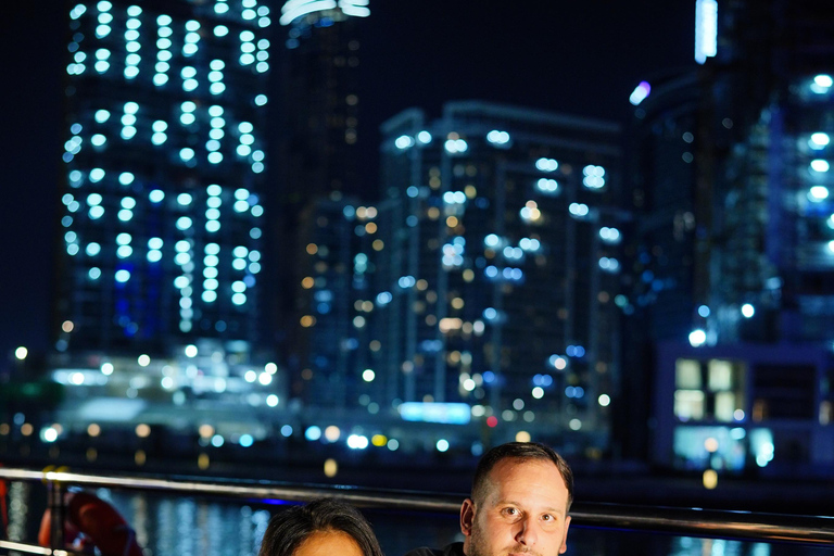 Dubai Marina Dinner Cruise with Buffet & Live Entertainment