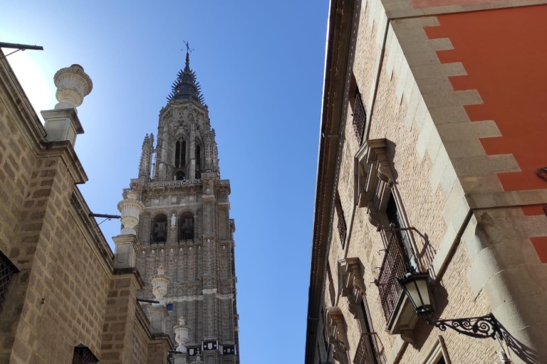 Toledo obejmuje bilety wstępu do katedry i głównych zabytków.Toledo z Madrytu, w tym 10 głównych zabytków