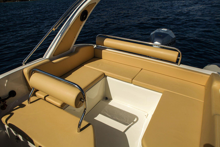 Hvar:Blue & Grenn Cave and Vis Island Private Speedboat Tour