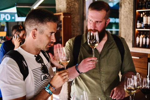 Santiago de Compostela: Food Tour with 6 Tastings & Drinks