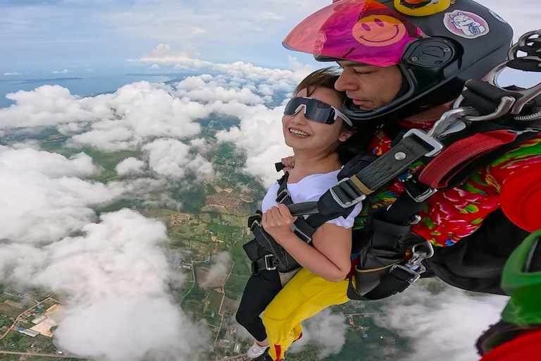 Pattaya-Bangkok Tandem Skydive with Ocean Views VIP Package