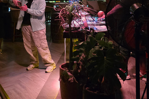 Da Nang: Nightlife Tour & Pub Crawl with Rooftop Bar & Clubs Da Nang: Guided Nightlife Tour with Rooftop, Club, Bar Visit