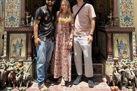 Jaipur Shopping Experience with Female Shopping Expert Shopping Tour: with Car + Guide
