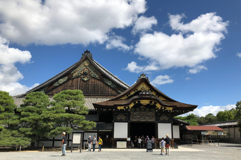 En dags privat anpassad självguidad rundtur i KyotoEn dags privat skräddarsydd rundtur med egen guide i Kyoto