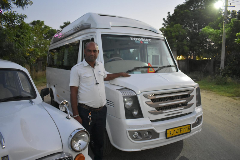 Dagtour door JaipurHuur Tempo Reiziger Met Chauffeur Voor Rajasthan Tour