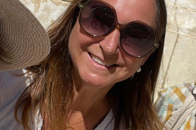 Provence Gourmet Market & Village Tour: Aix, Cucuron, & Lourmarin