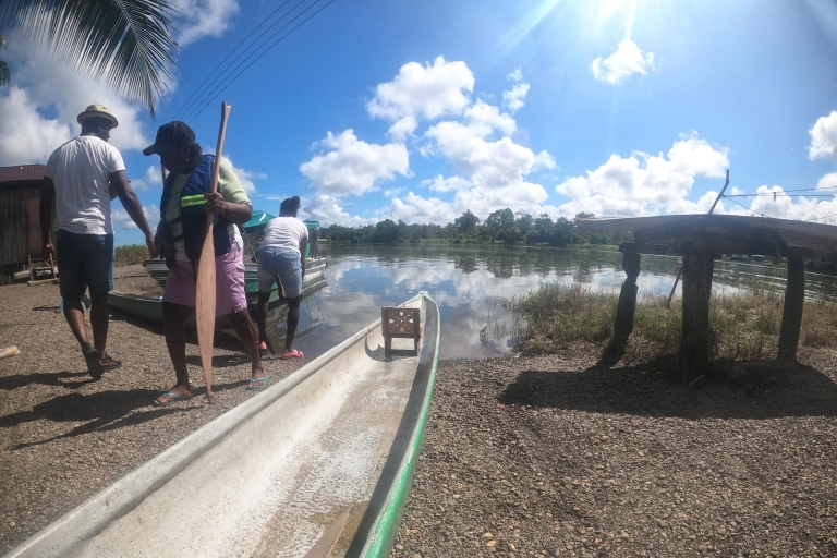 Guapi: Comunidades de 4 días por el río, el océano y el Parque Nacional