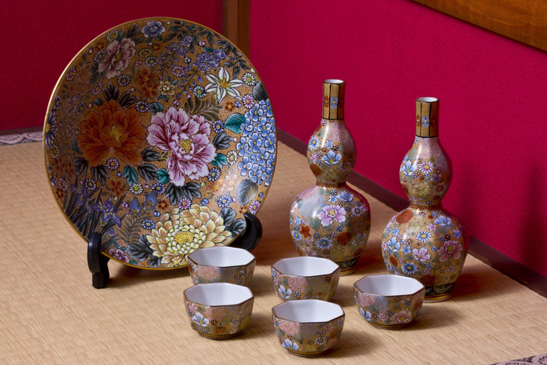 Kanazawa: Private Samurai Tour with All-You-Can-Drink Dinner