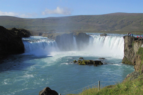 Von Akureyri aus: Diamond Circle Tour mit Wasserfällen