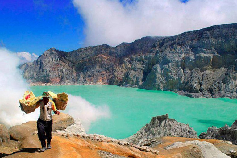 Banyuwangi : Mt Ijen with tour guide and Transfer Service