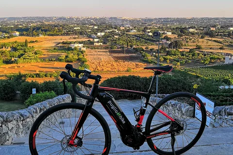 Riding to Alberobello and countryside with E-Bike