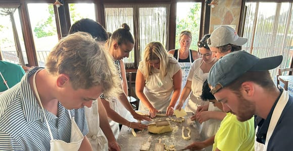 Amalfi: Pasta-, Mozzarella- und Tiramisu-Kurs mit Wein