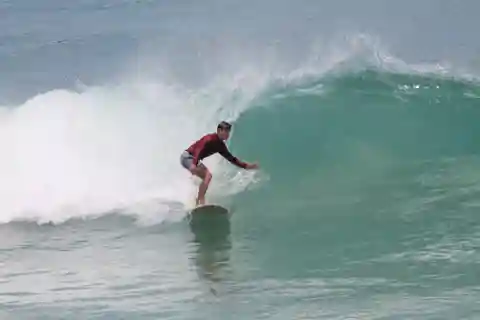Uluwatu: Surf Lessons Beginner