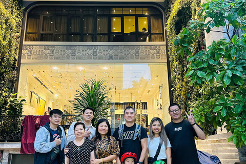Saigon Back-Alley Scooter Food Tour with Local Students
