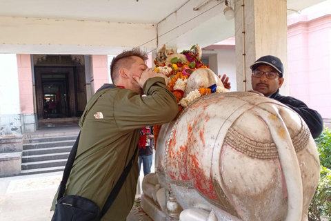 Entdecke Varanasi mit dem Tuk Tuk (2 Stunden geführte Tour)