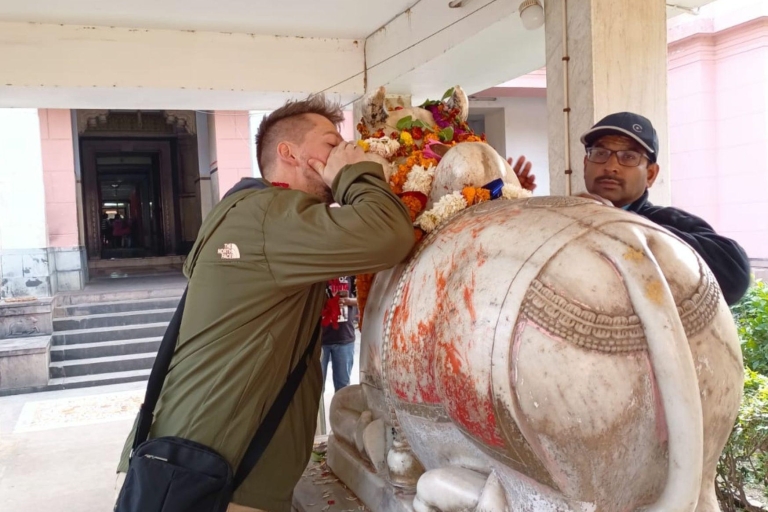 Entdecke Varanasi mit dem Tuk Tuk (2 Stunden geführte Tour)
