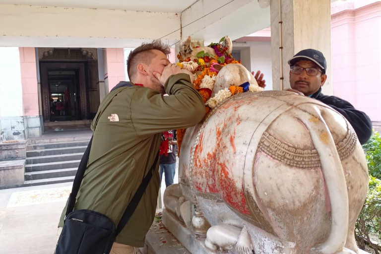 Entdecke Varanasi mit dem Tuk Tuk (2 Stunden geführte Tour)