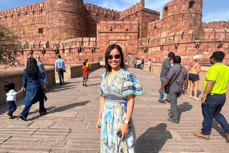 From Delhi : Agra Same Day Trip by Gatimaan Express